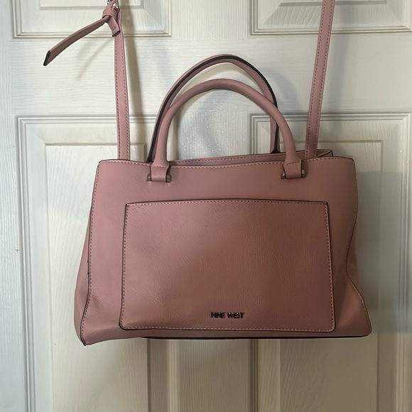 Nine West Handbags - Light pink Nine West pocket book.